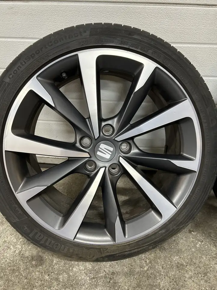 Seat Leon IV (2020 - ) 5FA601025E Легкосплавный колесный диск R18 — фото 2