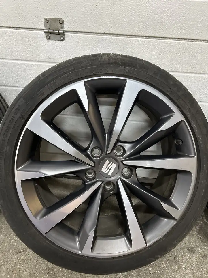Seat Leon IV (2020 - ) 5FA601025E Легкосплавный колесный диск R18 — фото 3