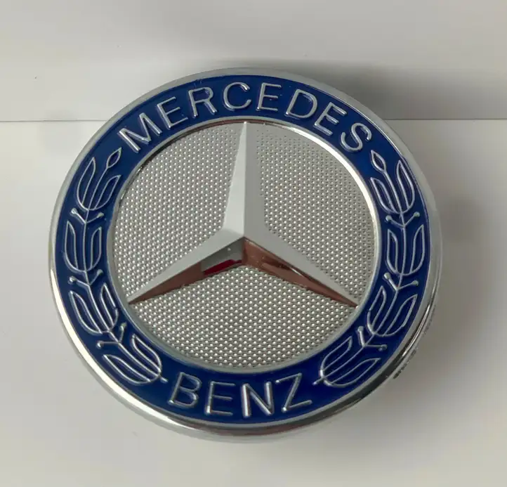 Mercedes-Benz A W176 (2012 - 2018) 2048170616 Эмблема автомобиля — фото 1