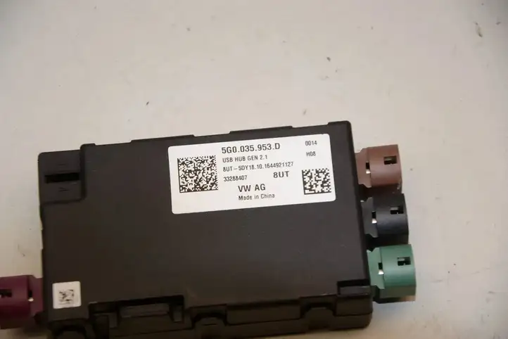 Skoda Kodiaq (2017 - ) 5G0035953D USB модуль — фото 4