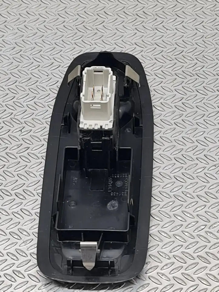 Peugeot 208 (2012 - 2015) 96751118ZD Блок кнопок стеклоподъемников — фото 4