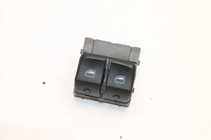 Audi A5 8T 8F (2007 - 2011) 8K0959851A Кнопка фаркопа в багажнике — фото 1