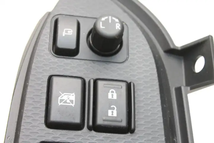 Subaru BRZ (2012 - 2016) 83071CA023 Кнопка фаркопа в багажнике — фото 4