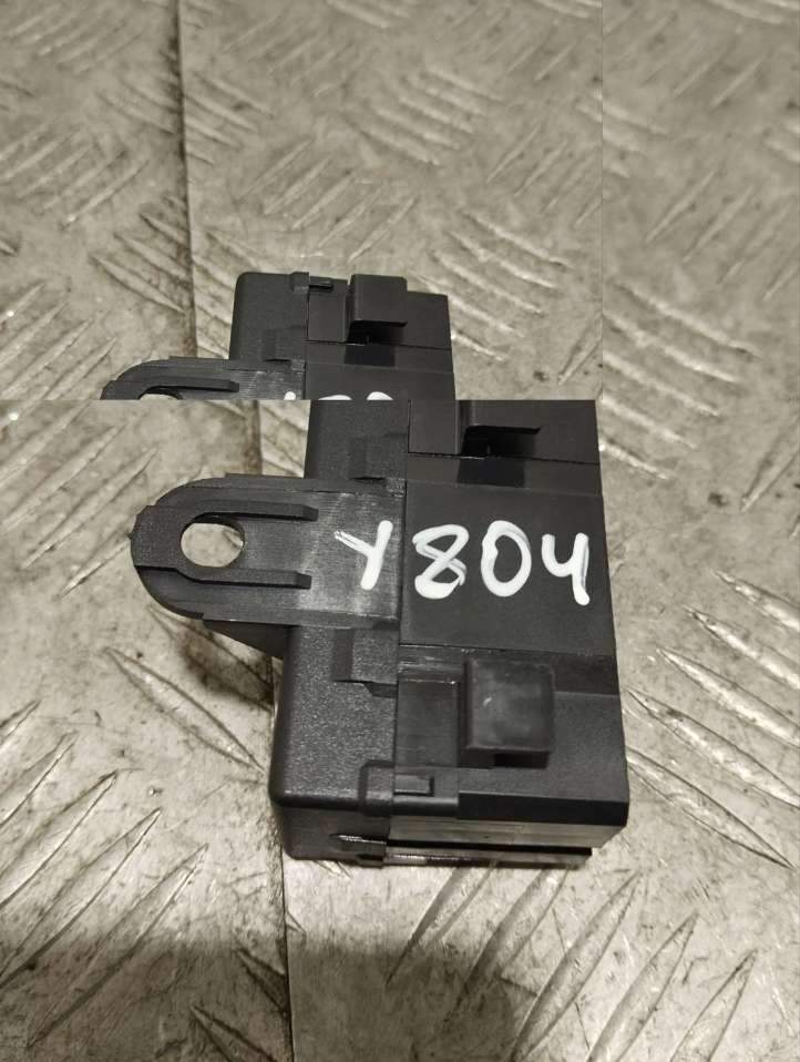 Tesla Model S (2012 - 2016)  AG126954A Реле обогрева