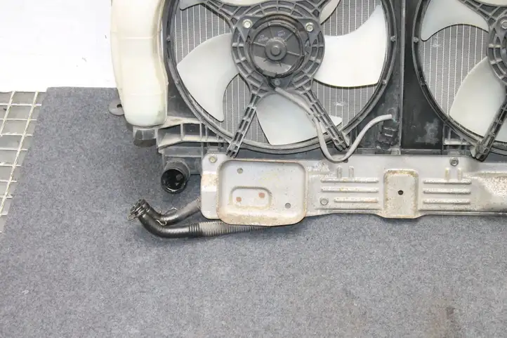 Subaru Legacy (1999 - 2003) EJ208 Комплект радиаторов охлаждения — фото 10