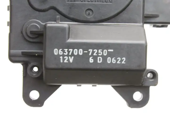 Subaru Legacy (1999 - 2003) 0637007250 Двигатель задвижки потока воздуха — фото 3