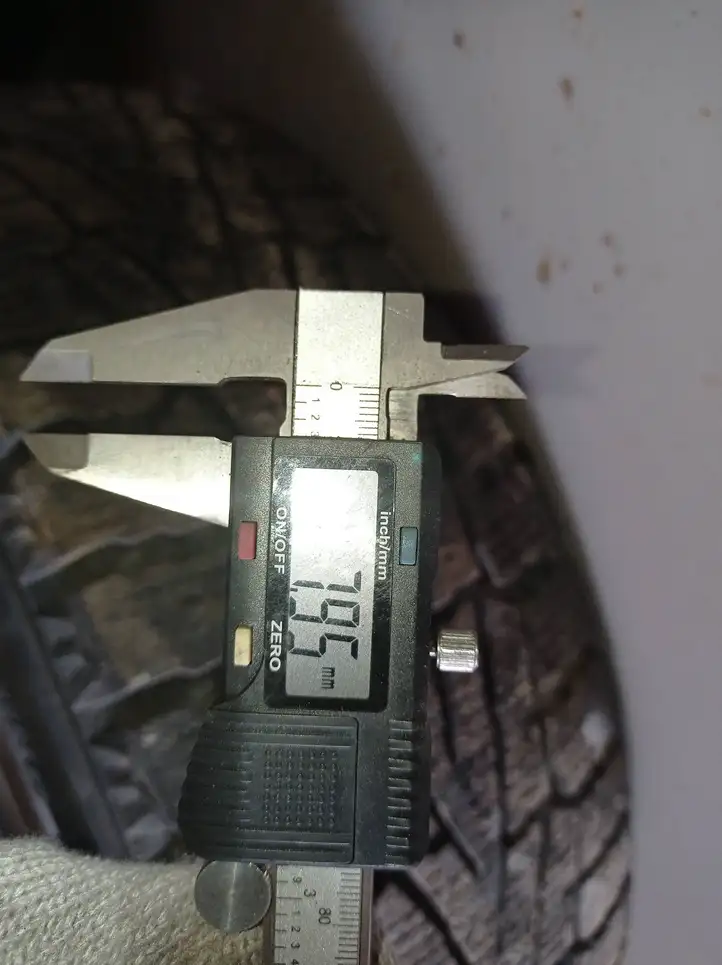 Citroen C-Crosser (2007 - 2013) 22560R18 Зимняя шина R18 — фото 4