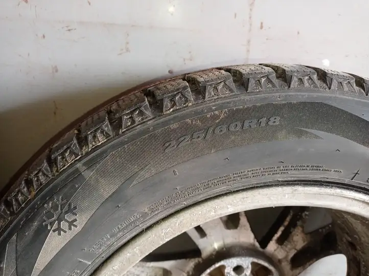 Citroen C-Crosser (2007 - 2013) 22560R18 Зимняя шина R18 — фото 6