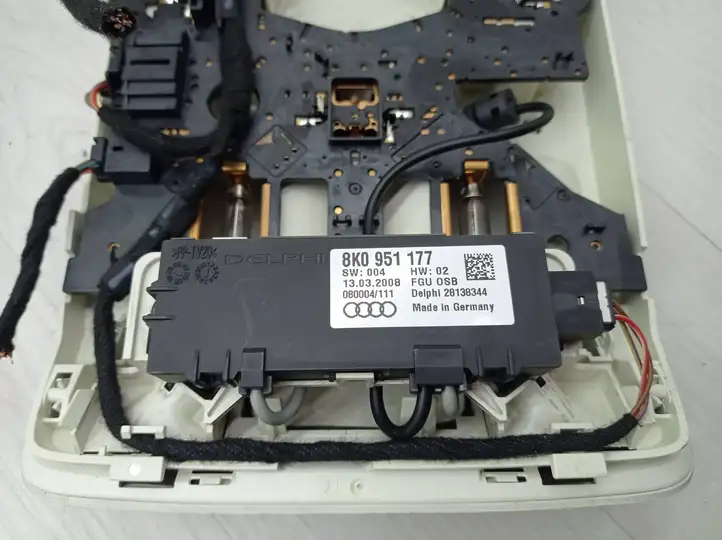 Audi A4 S4 B8 8K (2007 - 2011) 8K0951177 Передняя подсветка — фото 4