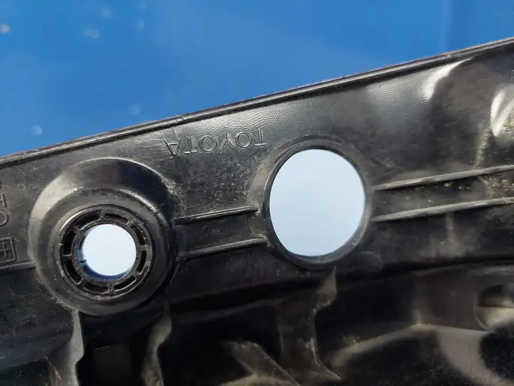 Toyota RAV 4 (XA40) (2012 - 2018) 8156042201 Задний фонарь в кузове — фото 2