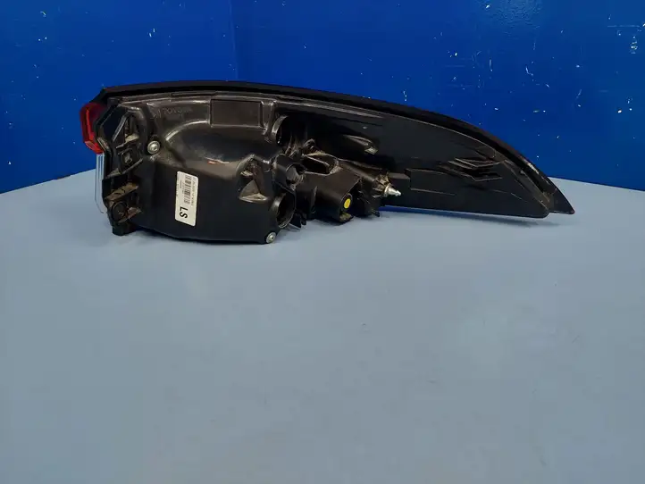 Toyota Corolla E210 E21 (2018 - ) 8156002D1100 Задний фонарь в кузове — фото 9