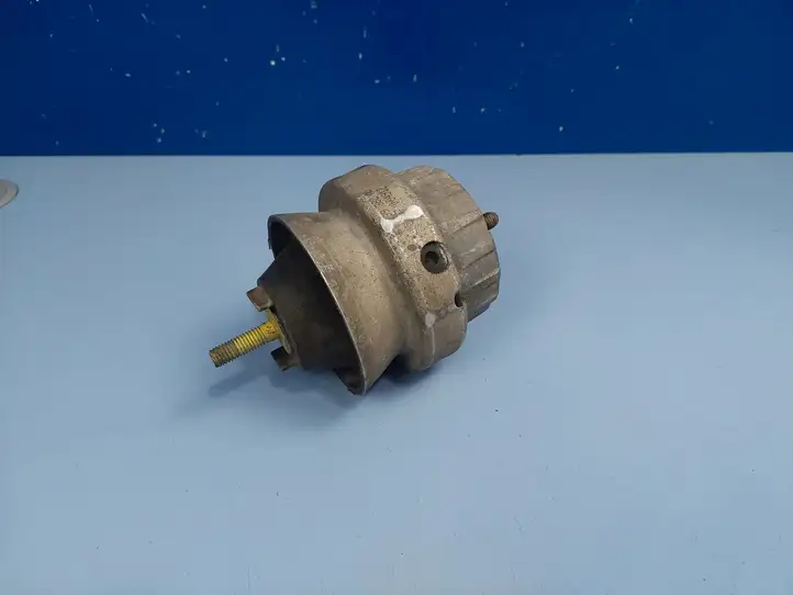 Audi A6 S6 C6 4F (2004 - 2008) 4F0199382 Опора двигателя — фото 1
