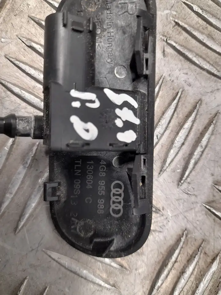 Audi A7 S7 4G (2010 - 2014) 4G8955988 Форсунка омывателя лобового стекла — фото 4