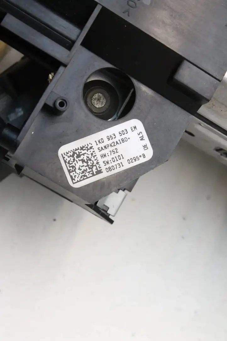 Volkswagen Tiguan (2007 - 2011) 1K0953503EM Вал рулевой колонки — фото 8