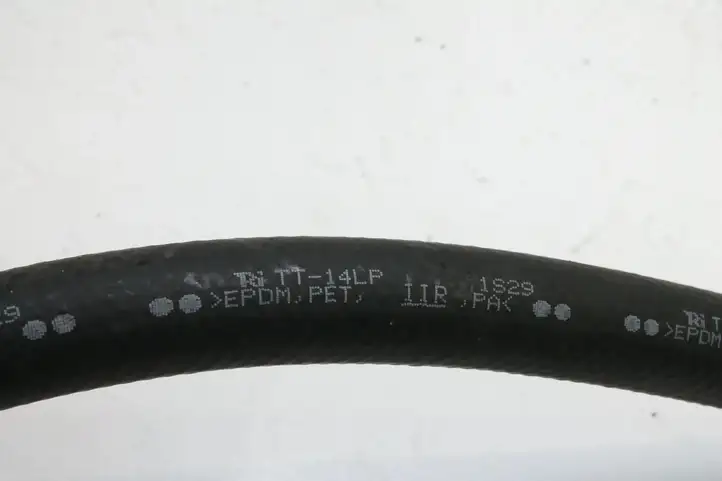 Toyota Prius (XW30) (2009 - 2015) Трубки и шланги кондиционера — фото 5