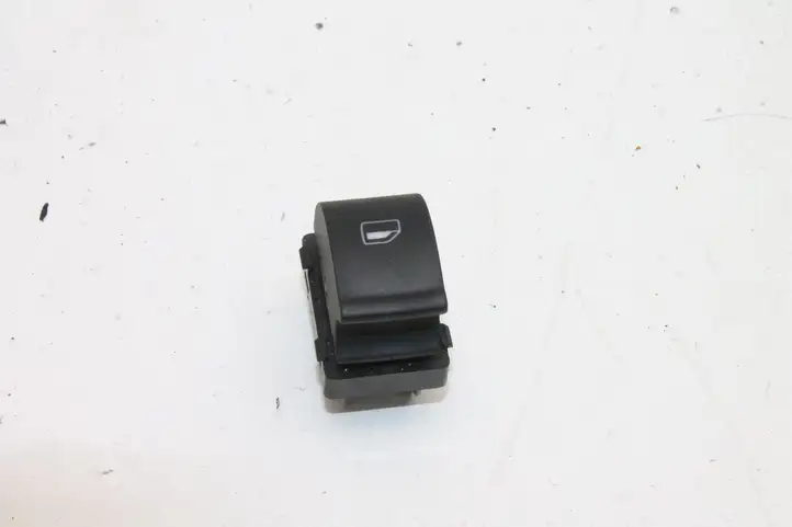 Audi TT Mk1 (2003 - 2006) 8E0959855 Кнопка фаркопа в багажнике — фото 1