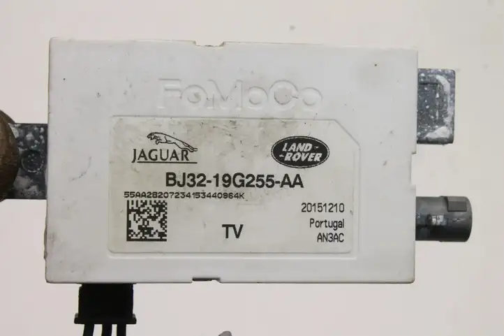 Land Rover Range Rover Evoque L538 (2015 - 2018) BJ3219G255AA Усилитель антенны — фото 3