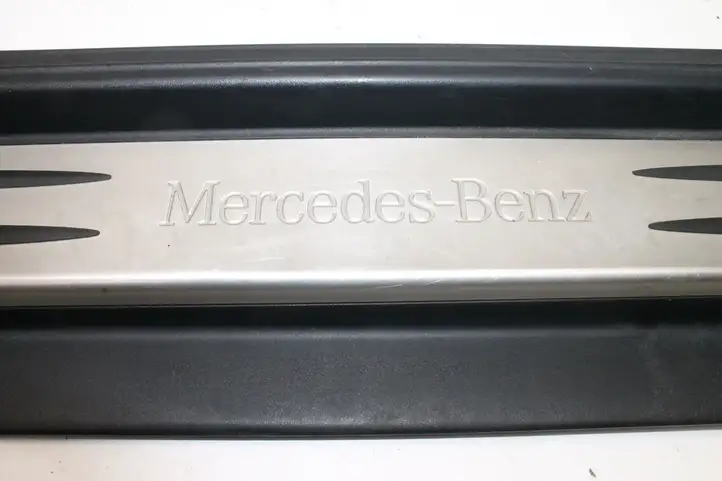 Mercedes-Benz SLK R171 (2005 - 2011) 1716800235 Отделка переднего порога — фото 3
