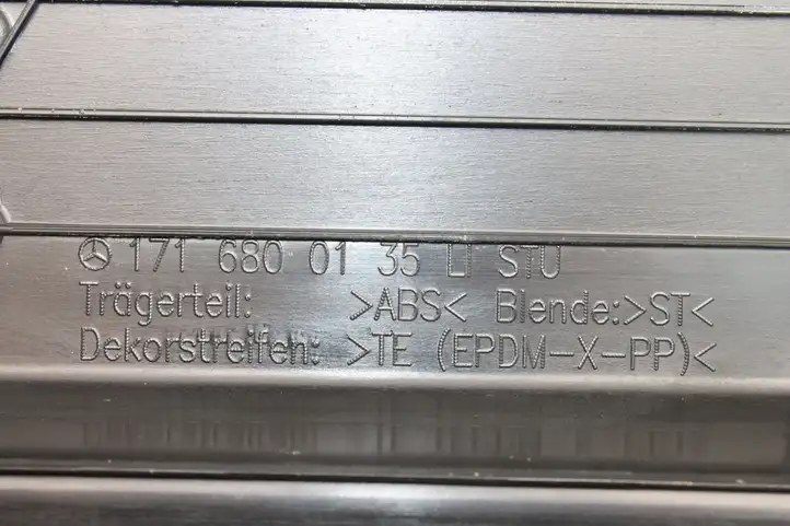 Mercedes-Benz SLK R171 (2005 - 2011) 1716800135 Внутренняя отделка переднего порога — фото 5
