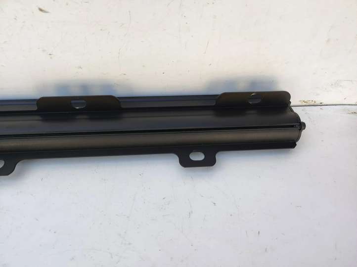 Volvo XC90 (2014 - 2019)  P31366491 Солнцезащитная шторка на заднем боковом окне универсала