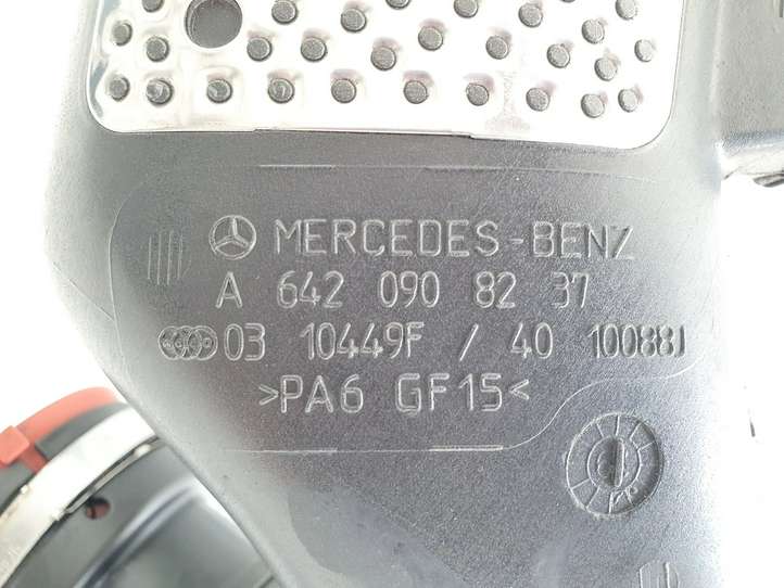 Mercedes-Benz R W251 (2005 - 2013)  A6420908237 Патрубок подачи воздуха в турбину 
