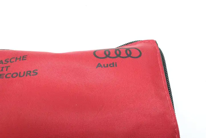 Audi TT TTS Mk2 (2006 - 2010) 8P0860282A Автомобильная аптечка — фото 4