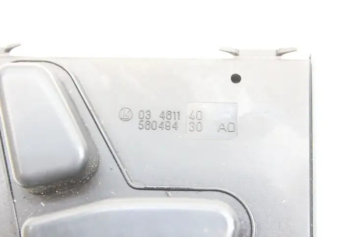 Chrysler 300 - 300C (2005 - 2011) 56049430AD Кнопка фаркопа в багажнике — фото 3