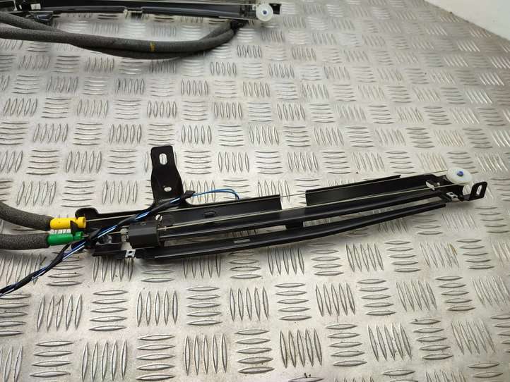 BMW 5 F10 F11 (2009 - 2016)  7232773  Механизм жалюзи багажника (шторки)