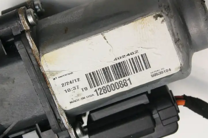 Chrysler 300 - 300C (2005 - 2011) 128000881 Стеклоподъемник задней двери — фото 3