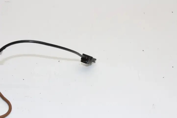 Mercedes-Benz C W204 (2007 - 2014) A2048708390 Усилитель антенны — фото 4