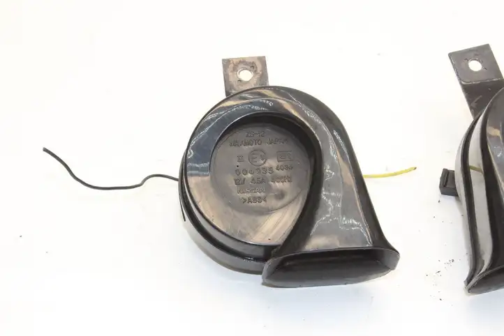 Nissan 370Z (2014 - ) Звуковой сигнал — фото 2