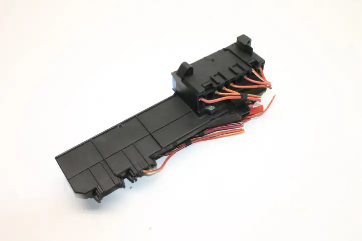 BMW 5 E60 E61 (2004 - 2010) 6957330 Блок монтирования реле — фото 2