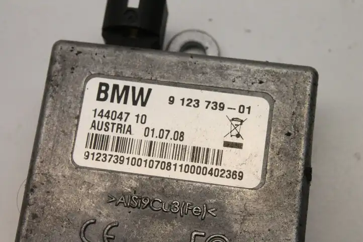 BMW 5 E60 E61 (2004 - 2010) 9123739 Усилитель антенны — фото 4
