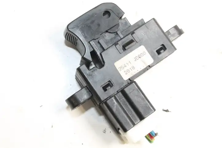 Nissan Qashqai (2006 - 2010) 25411JD000 Блок кнопок стеклоподъемников — фото 4