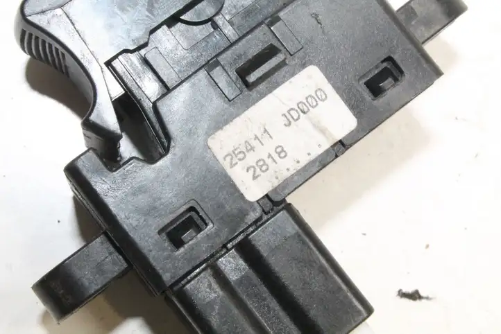 Nissan Qashqai (2006 - 2010) 25411JD000 Блок кнопок стеклоподъемников — фото 5