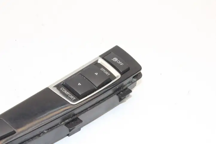 BMW 7 F01 (2008 - 2016) 9201489 Кнопка фаркопа в багажнике — фото 3