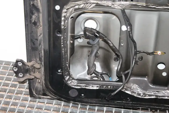 Mitsubishi Pajero (2006 - 2011) Крышка багажника — фото 8