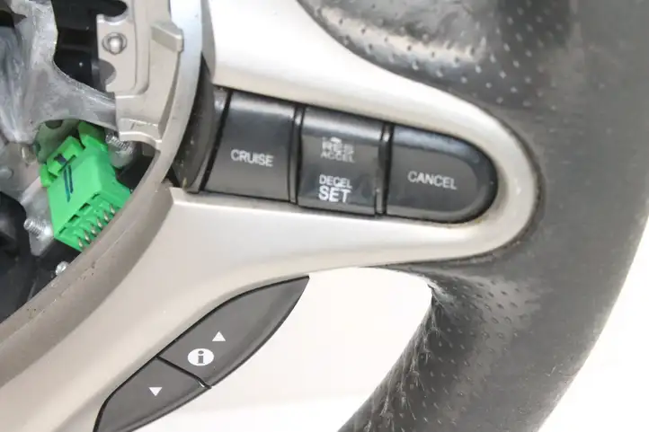 Honda Insight (2009 - 2011) Руль — фото 5