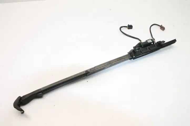 BMW 3 E92 E93 (2005 - 2014) 9165378 Электродвигатель регулировки ремня безопасности — фото 1