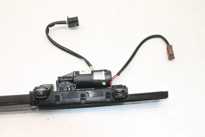 BMW 3 E92 E93 (2005 - 2014) 9165378 Электродвигатель регулировки ремня безопасности — фото 5