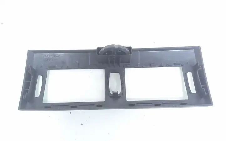 BMW X3 E83 (2003 - 2010) 251222062 Прочие детали салона — фото 3