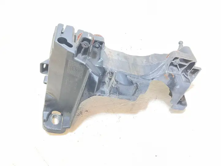 Ford Kuga I (2008 - 2012) 9674482280 Прочие детали моторного отсека — фото 2