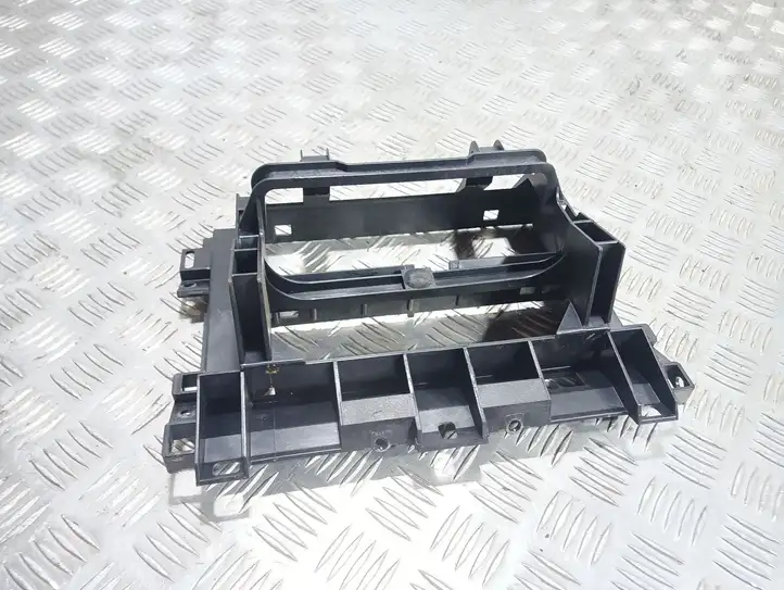 Land Rover Range Rover (2002 - 2005)  8262332 Другая деталь салона