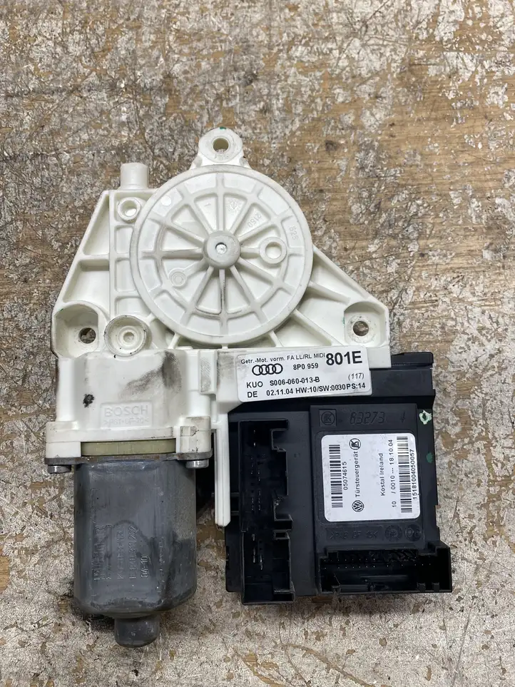 Audi A3/S3 8P (2003 - 2005) 8P0959801E Прочие детали салона — фото 1