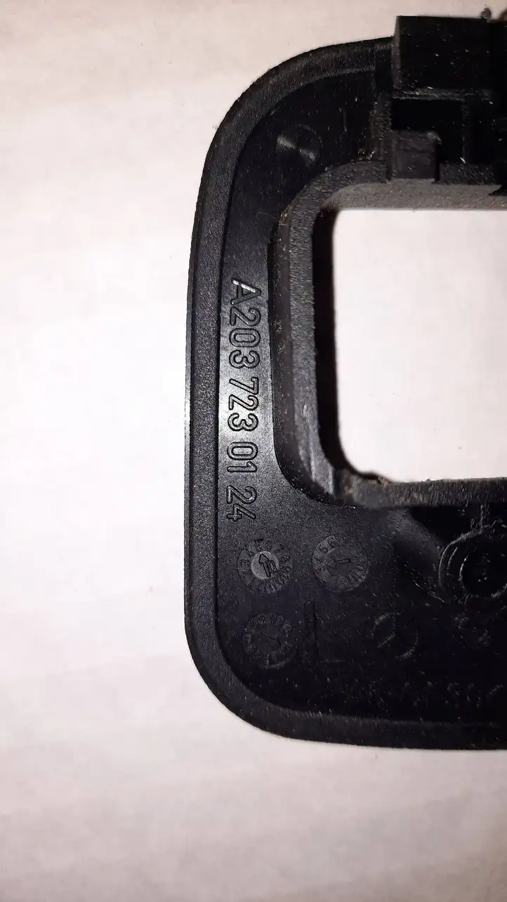 Mercedes-Benz C AMG W203 (2000 - 2007)  A2037230124 Другая деталь салона