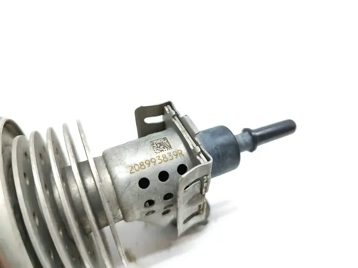 Renault Trafic III (X82) (2014 - )  208993839R AdBlue форсунка