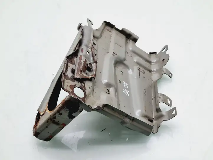 Toyota Aygo AB40 (2014 - 2018) 27816A292 Площадка аккумулятора — фото 2