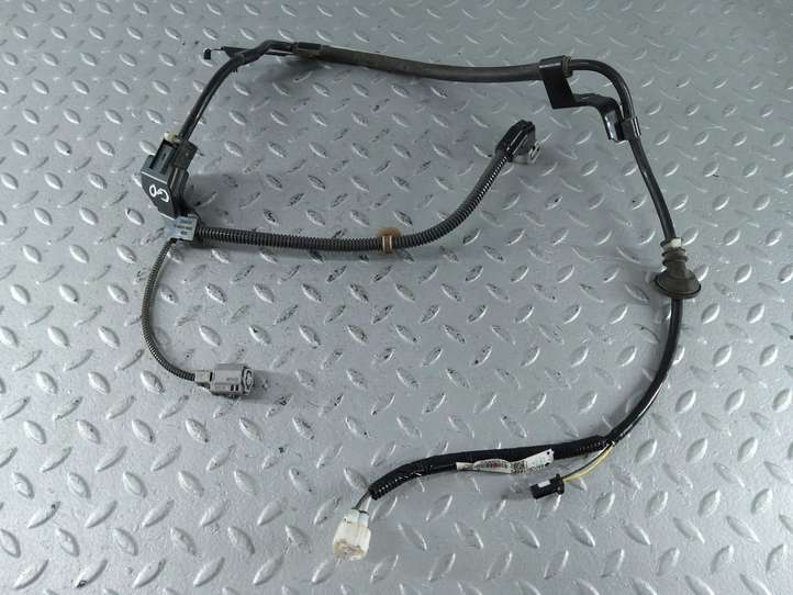 Toyota Corolla Cross (2021 - )  890C016090 Проводка заднего датчика ABS