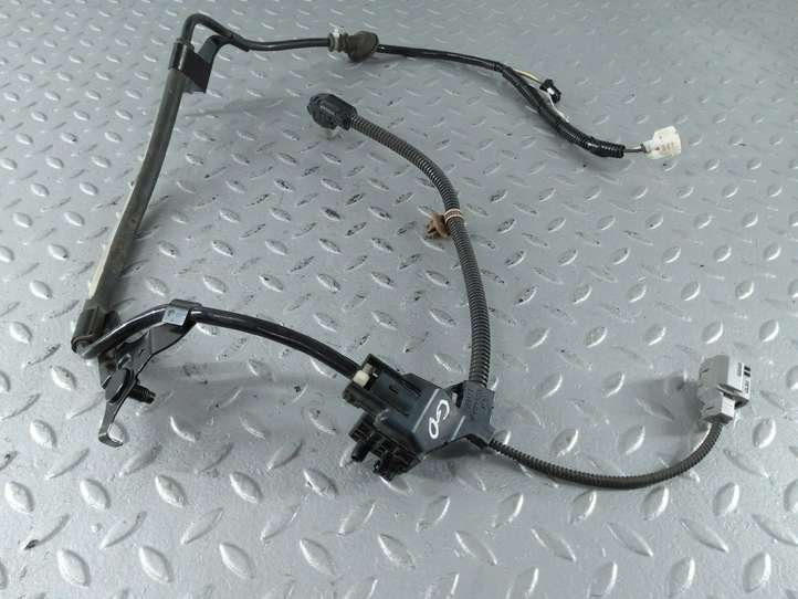 Toyota Corolla Cross (2021 - )  890C016090 Проводка заднего датчика ABS