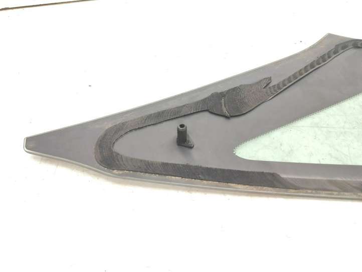 Peugeot 1007 (2005 - 2009)  43R00048 Треугольное стекло в передней части кузова